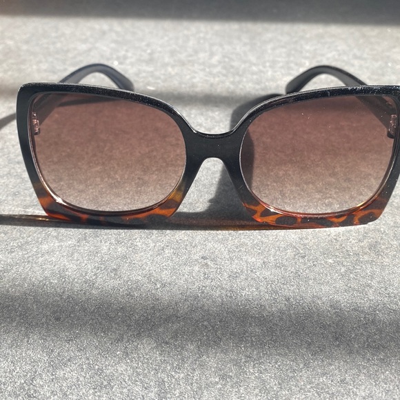 Sunglasses - Picture 1 of 2